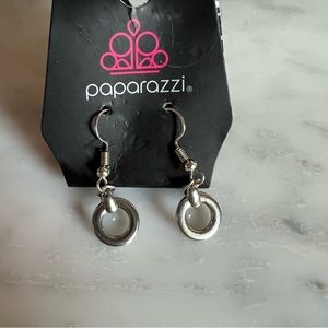 NWT!! paparazzi silver hoop earrings!!